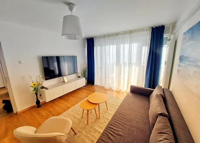 Sunflower Sky Apartment