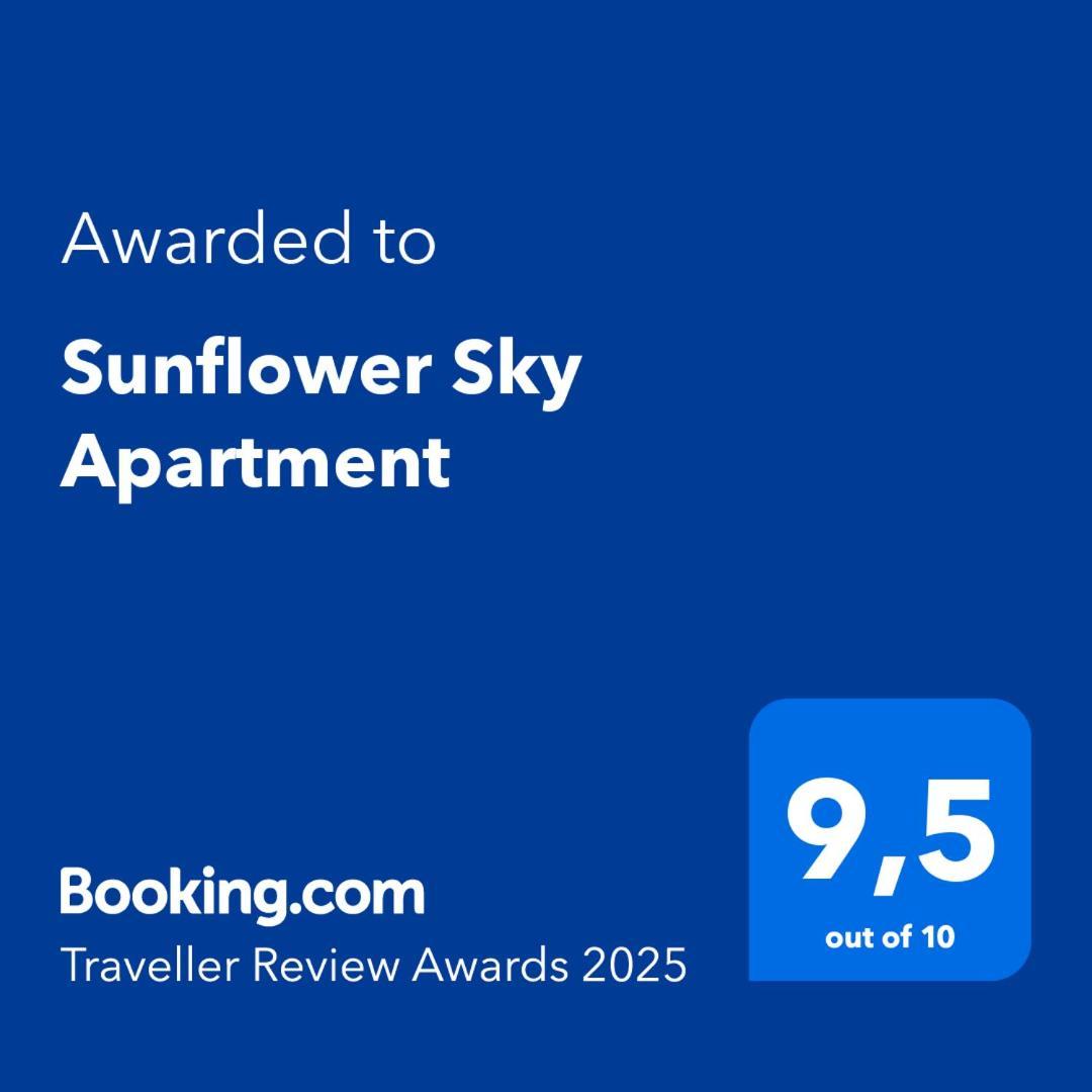 Apartment Sunflower Sky *